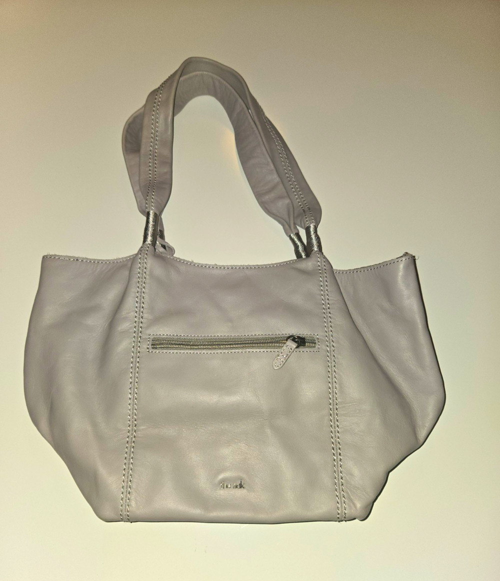 The Sak Gray Leather Tote Shoulder Bag Handbag Tassel Pockets Magnetic Closure